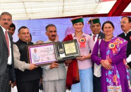 एवरेस्ट विजेता कृतिका शर्मा सहित कई महिलाओं को सीएम सुक्खू ने किया सम्मानित, महिला दिवस पर बांटी प्रोत्साहन राशि