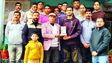 Achievement: बचपन में सिर से उठा पिता का साया! फिर भी नहीं मानी हार, अब लेफ्टिनेंट बना हिमाचल का अभिषेक