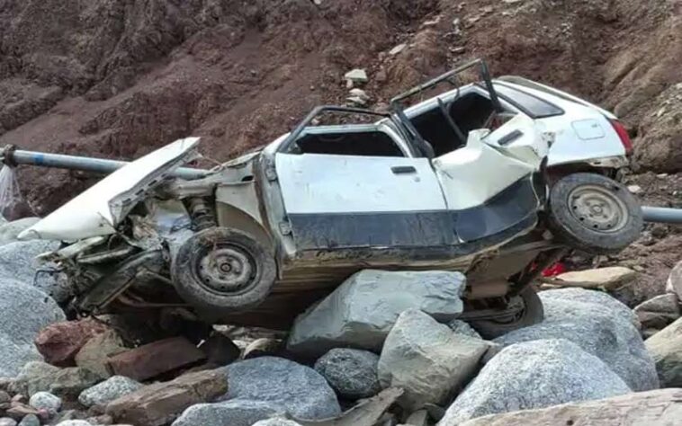 हिमाचल में बड़ा हादसा: आधी रात को खड्ड में गिरी कार! सुबह चला हादसे का पता, दो लोगों की मौ**त तो तीन की हालत नाजुक हिमाचल में बड़ा हादसा: आधी रात को खड्ड में गिरी कार! सुबह चला हादसे का पता, दो लोगों की मौ**त तो तीन की हालत नाजुक