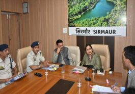 Sirmaur News: अल्पसंख्यक, दिव्यांग और SC/ST योजनाओं की समीक्षा! 34 लाभार्थियों को मिला 1.72 करोड़ लोन