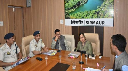 Sirmaur News: अल्पसंख्यक, दिव्यांग और SC/ST योजनाओं की समीक्षा! 34 लाभार्थियों को मिला 1.72 करोड़ लोन