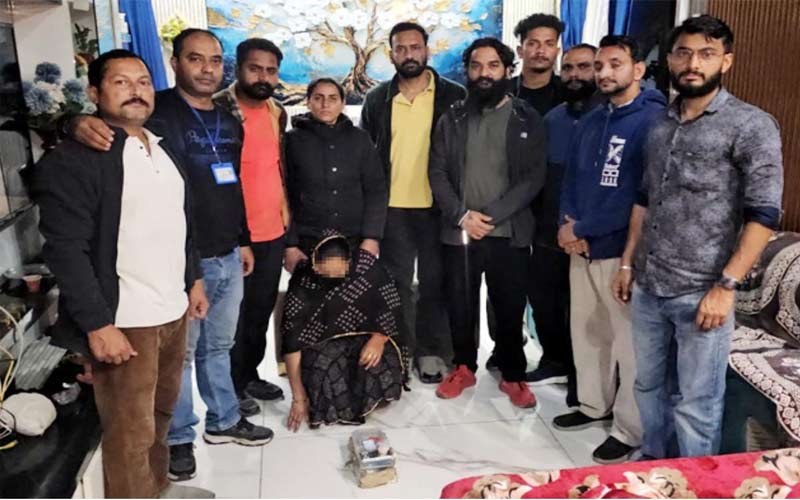Himachal Crime News: पुलिस ने घर पर की छापेमारी! हेरोइन के साथ हिरासत में ली महिला, फूलदान के अंदर छुपाई थी खेप
