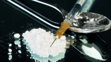 परवाणू में नाकाबंदी के दौरान बड़ी कार्रवाई: युवक से चिट्टा और मेथामफेटामाइन बरामद, वाहन भी जब्त