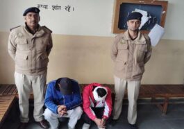 Himachal Crime News: नाका तोड़कर फरार हो रहे थे तस्कर! पुलिस ने ऐसे दबोचे, गाड़ी से हथियार सहित नशीले पदार्थ बरामद