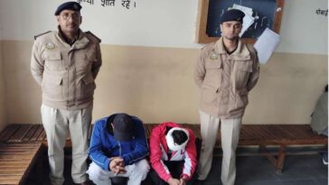 Himachal Crime News: नाका तोड़कर फरार हो रहे थे तस्कर! पुलिस ने ऐसे दबोचे, गाड़ी से हथियार सहित नशीले पदार्थ बरामद