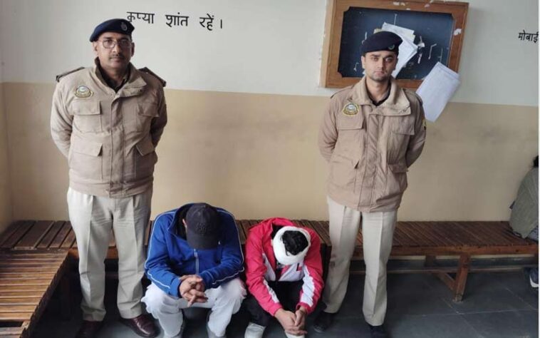 Himachal Crime News: नाका तोड़कर फरार हो रहे थे तस्कर! पुलिस ने ऐसे दबोचे, गाड़ी से हथियार सहित नशीले पदार्थ बरामद Himachal Crime News: नाका तोड़कर फरार हो रहे थे तस्कर! पुलिस ने ऐसे दबोचे, गाड़ी से हथियार सहित नशीले पदार्थ बरामद