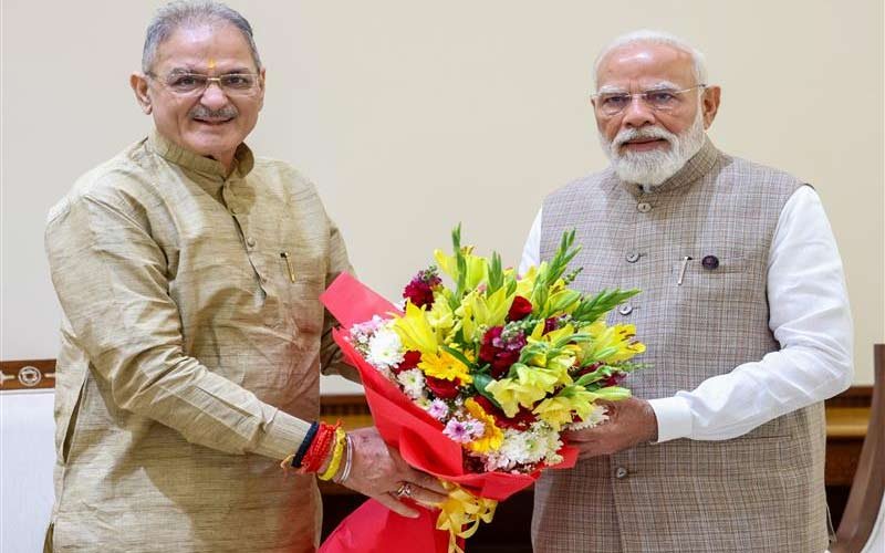HP News: नई दिल्ली में प्रधानमंत्री से मिले हिमाचल के राज्यपाल! प्रदेश से संबंधित प्रमुख मामलों पर किया विचार विमर्श