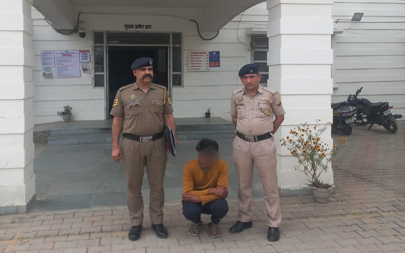 Paonta Sahib: चिट्टा बेचने की फ़िराक में था तस्कर! तभी पुलिस ने जाल बिछाकर ऐसे दबोचा