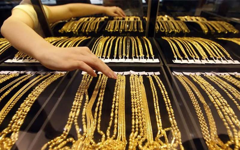 Gold-Silver-Price: सोने के दामों में गिरावट! 5,381 रूपए तक गिरी चांदी, जानिए गोल्ड-सिल्वर के ताज़ा भाव