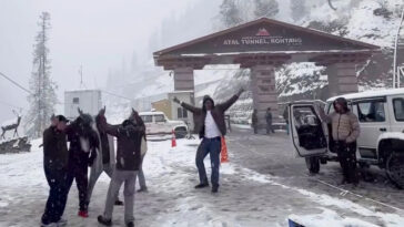 Snowfall In Himachal: हिमाचल में बारिश-बर्फबारी का दौर जारी! यहां 7 इंच तक फ्रेश स्नोफॉल, मार्च में दिसंबर जैसे एहसास