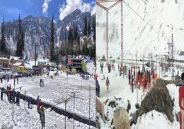 Himachal Tourism: बर्फबारी के बाद मनाली में उमड़े टूरिस्ट! पर्यटन कारोबार ने पकड़ी रफ्तार, ऑनलाइन बुकिंग में तेजी