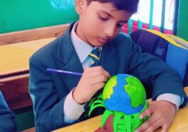 Shimla : नन्हे कलाकार आयान सभरवाल ने पृथ्वी दिवस पर दिखाई अपनी रचनात्मक प्रतिभा