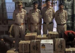Himachal Crime News: गाड़ी से शराब का जखीरा बरामद! कुल्लू और मंडी के दो तस्कर गिरफ्तार