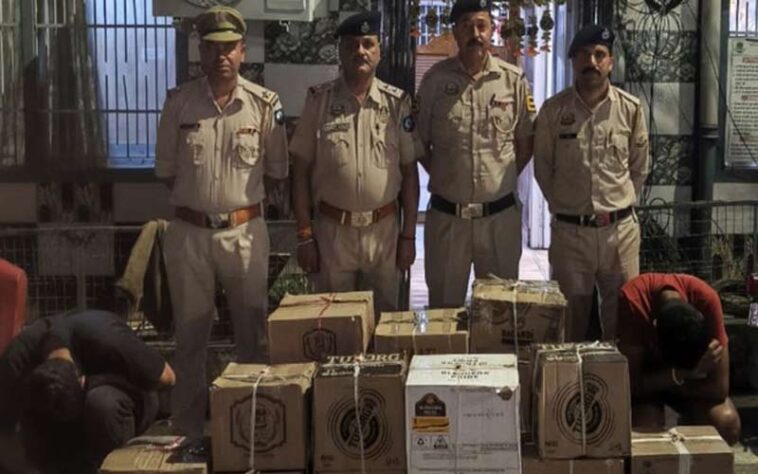 Himachal Crime News: गाड़ी से शराब का जखीरा बरामद! कुल्लू और मंडी के दो तस्कर गिरफ्तार