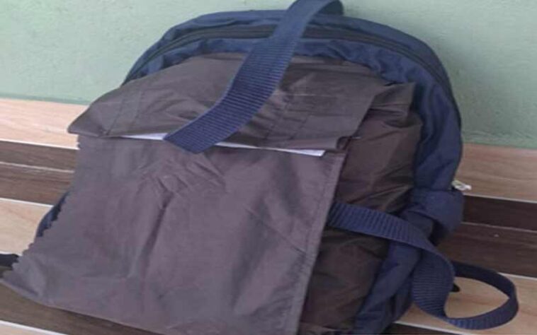 Himachal News Update: हिमाचल के छात्र मुकेश का कमाल! बटन दबाते ही छाता बन जाएगा स्कूल बैग, बारिश में नहीं भीगेंगे बच्चे