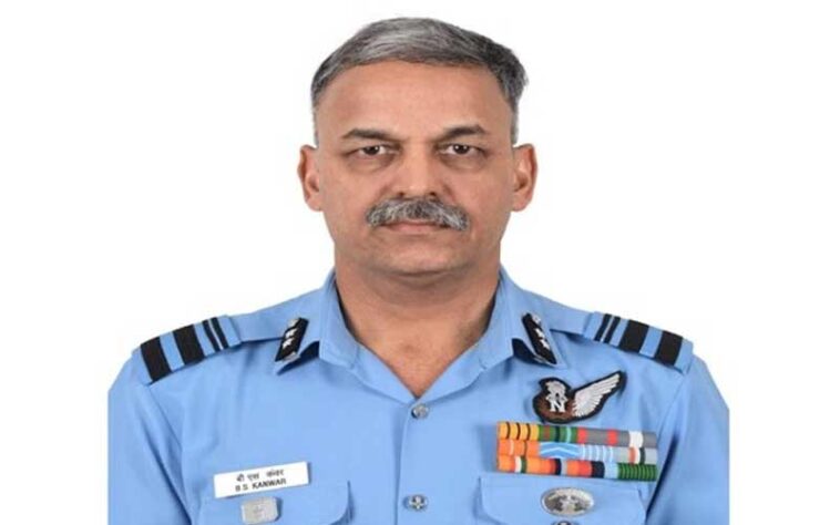 Achievement: हिमाचल के भूपेंद्र सिंह कंवर बने एयर वाइस मार्शल! वायुसेना में संभाली बड़ी जिम्मेदारी