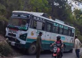 Accident In Himachal: HRTC बस की ब्रेक फेल! चालक ने सूझबूझ से बचाई 50 यात्रियों की जान