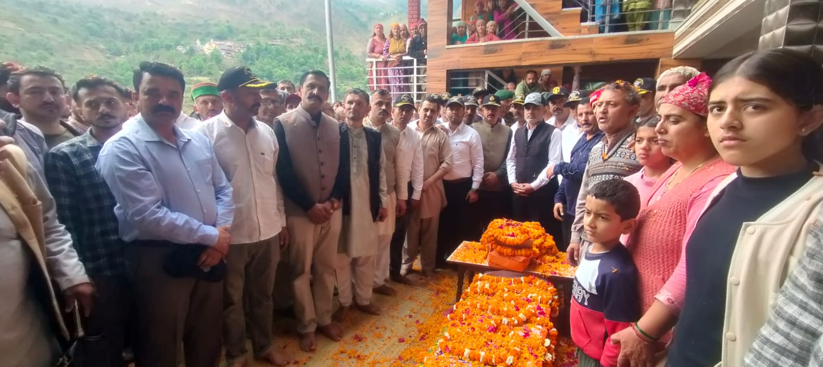 शिलाई: NSG कमांडो रहे वीर दीप राम को सैन्य सम्मान के साथ अंतिम विदाई, गांव में शोक की लहर