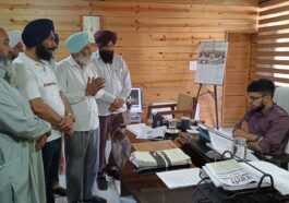Paonta Sahib: घुतनपुर में छत से मिले जानवरों के अवशेष! वन विभाग की कार्रवाई पर उठे सवाल: परिवार और पंचायतों ने मांगी निष्पक्ष जांच