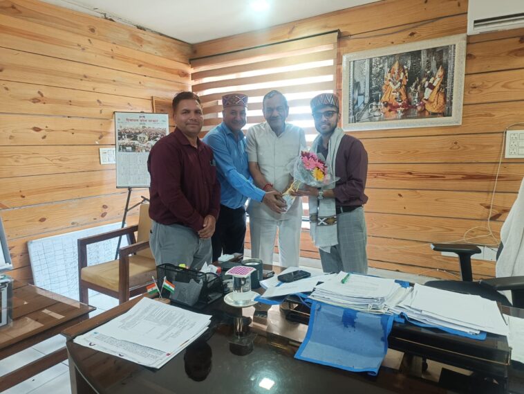 Paonta Sahib: राष्ट्रीय सिविल सेवा दिवस पर एसडीएम द्विज गोयल सम्मानित