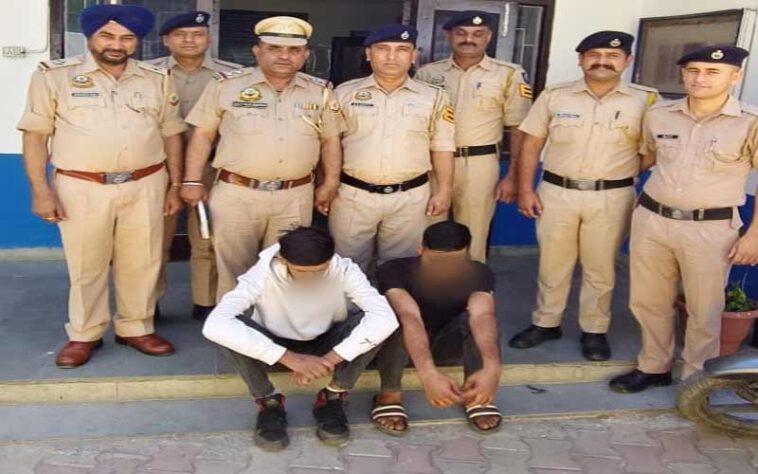 Sirmour News: स्कूटी सवार युवकों से मिला चिट्टा! पुलिस खंगाल रही नशे का नेटवर्क