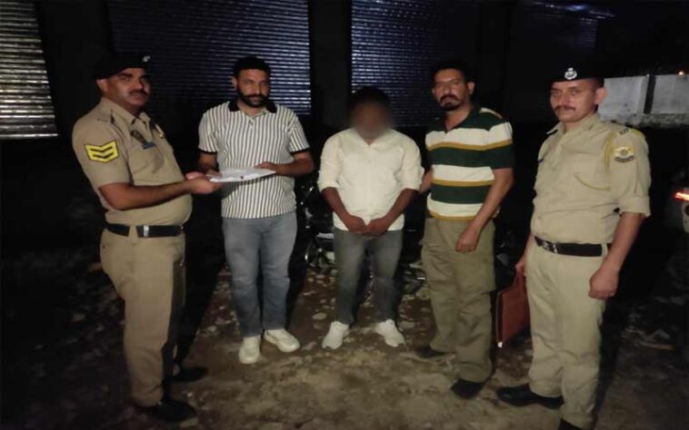 Paonta Sahib: पांवटा में चिट्टा तस्करी का नया पैंतरा फेल! हैलमेट में छिपाया था नशा, सलाखों के पीछे पहुंचाया तस्कर