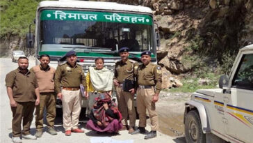 Himachal Crime News: न**शे के खिलाफ पुलिस का एक्शन! महिला से 2 किलो चरस और अफीम जब्त, बस में ले जा रही थी सप्लाई