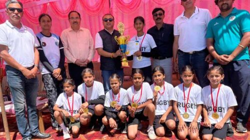 Paonta Sahib: कोटडी व्यास के नन्हे खिलाड़ियों का कमाल, राज्य स्तरीय रग्बी प्रतियोगिता में जीता खिताब