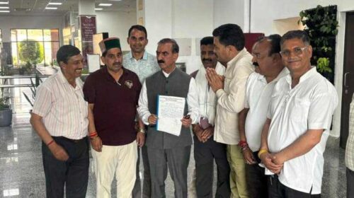 CM Sukhu: एटीएस मुद्दे पर मुख्यमंत्री सुक्खू से मिले टैक्सी एवं ट्रक ऑपरेटर! मैनुअल फिटनेस टेस्ट की सुविधा देने का आश्वासन