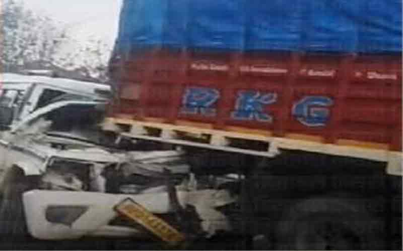 Accident In Himachal: खड़े ट्रक में जा घुसी बेकाबू बोलेरो! एक की मौ**त, दो की हालत गंभीर