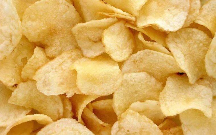 Himachal Latest News: चिप्स के पैकेट में रेंगते मिले जिंदा कीड़े! बाल-बाल बचा 2 साल का मासूम, एक्सपायरी डेट थी अभी दूर