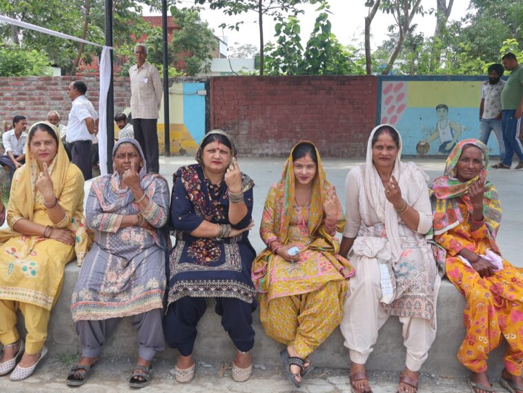 सिरमौर में लोकतंत्र का उत्सव: अंतिम चरण के पंचायत चुनाव में 86.25% मतदान दर्ज सिरमौर में लोकतंत्र का उत्सव: अंतिम चरण के पंचायत चुनाव में 86.25% मतदान दर्ज