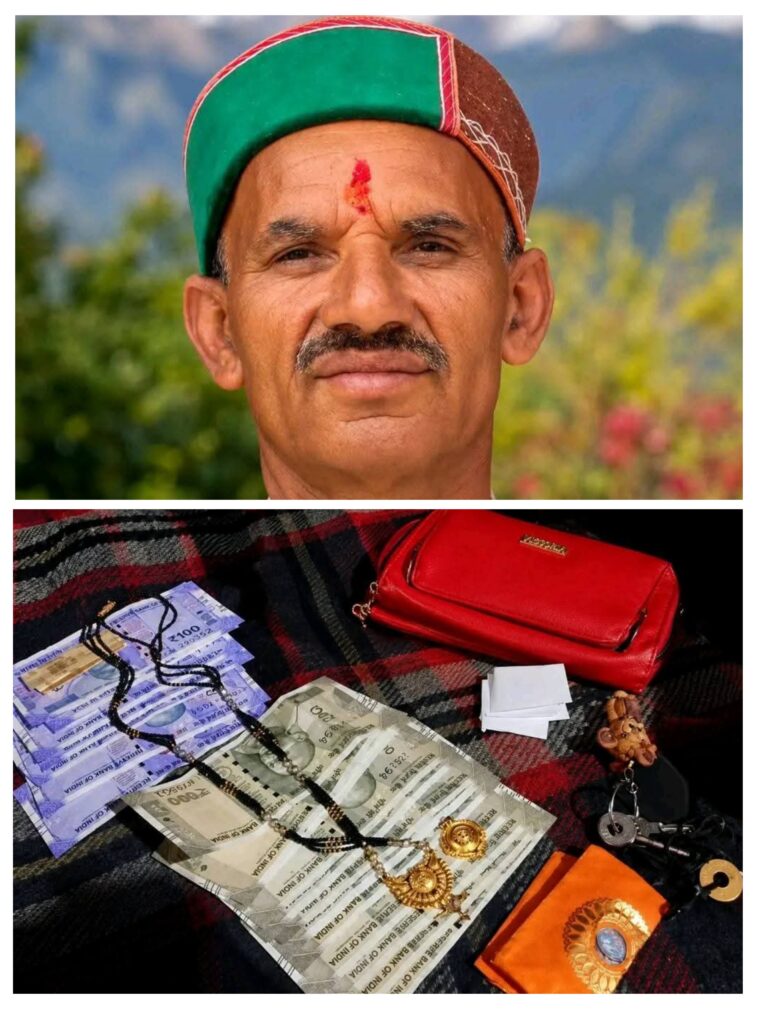 चूड़धार में ईमानदारी की मिसाल: 5 लाख के गहनों और नकदी से भरा पर्स लौटाकर पुजारी ने जीता दिल