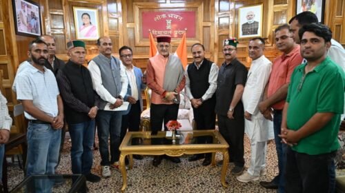 Sirmour News : हाटी समुदाय की मांगों पर राज्यपाल से मिला प्रतिनिधिमंडल, युवाओं के हितों का उठाया मुद्दा Sirmour News : हाटी समुदाय की मांगों पर राज्यपाल से मिला प्रतिनिधिमंडल, युवाओं के हितों का उठाया मुद्दा