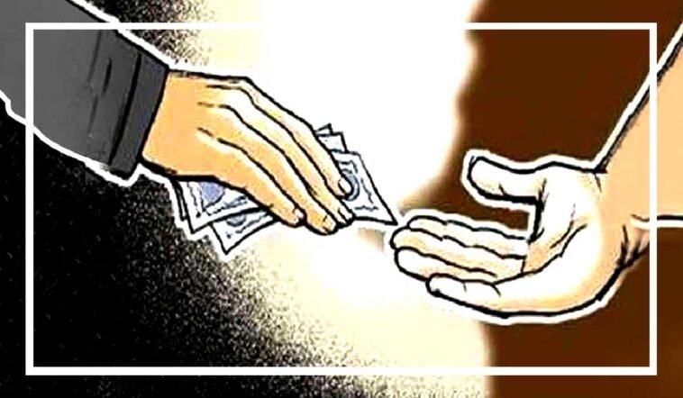 म्यूटेशन के बदले रिश्वत का खेल बेनकाब! एक लाख लेते ही विजिलेंस ने दबोचे तीन आरोपी म्यूटेशन के बदले रिश्वत का खेल बेनकाब! एक लाख लेते ही विजिलेंस ने दबोचे तीन आरोपी