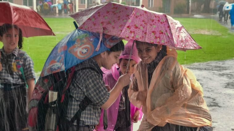 हिमाचल में 30 जुलाई तक भारी बारिश का खतरा, 179 सड़कें बंद: मौसम विभाग ने जारी किया ऑरेंज अलर्ट