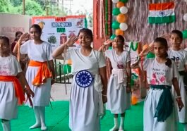 Paonta Sahib: तिरंगे के रंग में रंगा Indian Public School, बच्चों की शानदार प्रस्तुतियों ने जीता दिल