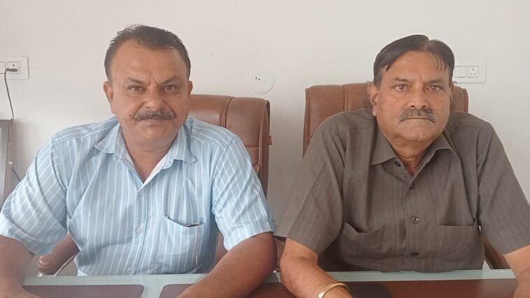 पांवटा साहिब: OBC आयोग में गैर-OBC नियुक्तियों पर भड़के सुभाष चौधरी, बोले- सरकार फैसला तुरंत वापस ले पांवटा साहिब: OBC आयोग में गैर-OBC नियुक्तियों पर भड़के सुभाष चौधरी, बोले- सरकार फैसला तुरंत वापस ले