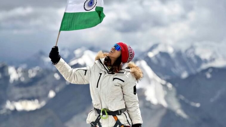 हिमाचल की बेटी साक्षी ने रचा इतिहास, 6081 मीटर ऊंची शिंकुन ईस्ट पीक पर फहराया तिरंगा हिमाचल की बेटी साक्षी ने रचा इतिहास, 6081 मीटर ऊंची शिंकुन ईस्ट पीक पर फहराया तिरंगा