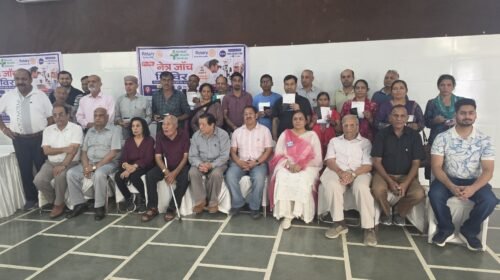 रोटरी क्लब पांवटा साहिब और कपिल आई हॉस्पिटल की पहल, 130 लोगों की आंखों की जांच, 100 से ज्यादा को मिले मुफ्त चश्मे