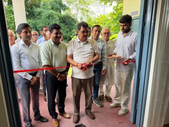 तिरुपति ग्रुप ने पांवटा पशु चिकित्सालय को दी 20 लाख की मदद, अब आधुनिक मशीनों से होगी पशुओं की जांच