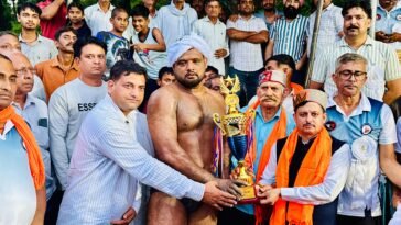डोरियोंवाला की 132वीं दंगल प्रतियोगिता में दिल्ली के रोहित पहलवान ने मारी बाजी, पवन चौधरी ने दिए 51 हजार