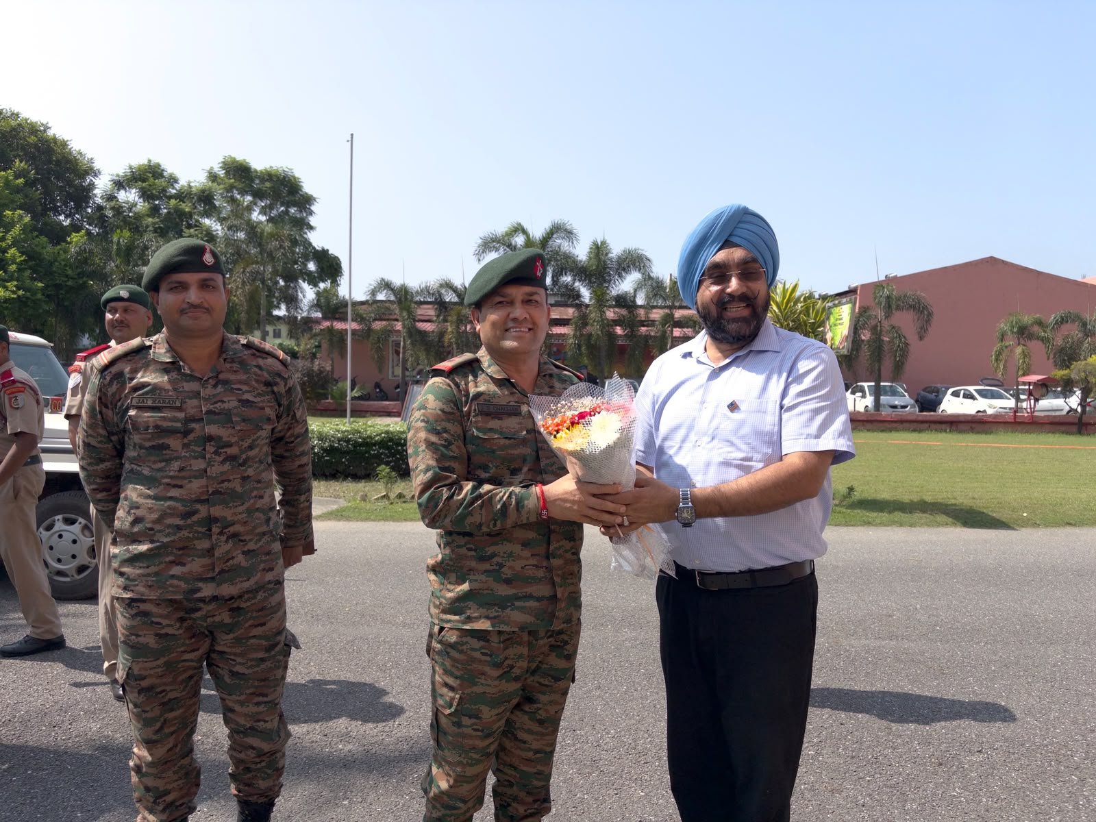 द स्कॉलर्स होम स्कूल पहुंचे कर्नल जे.एस. चौहान, एनसीसी कैडेट्स को दिया देशसेवा और नशामुक्ति का संदेश