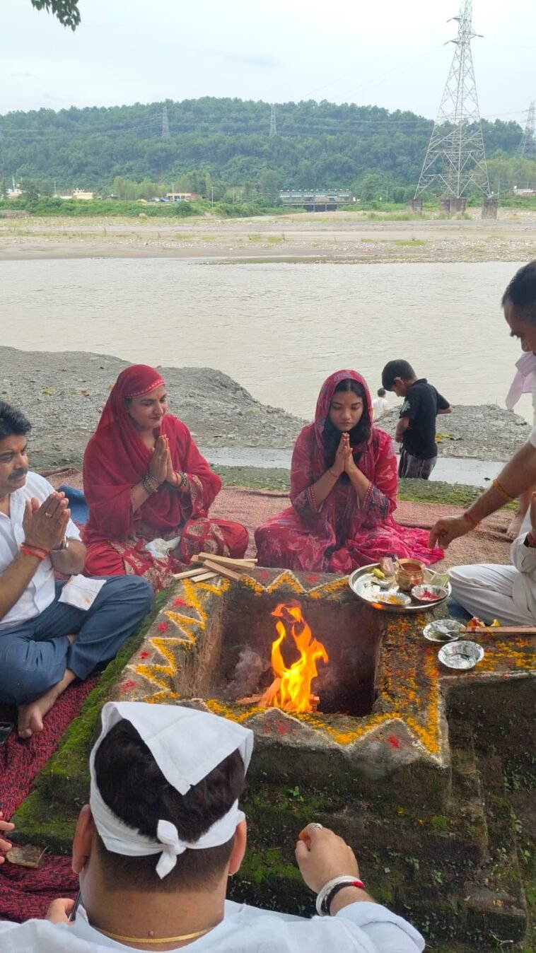 विधायक सुखराम चौधरी के जल्द स्वस्थ होने के लिए भाजपा मंडल ने किया महामृत्युंजय पाठ, महायज्ञ में दी पूर्ण आहुति विधायक सुखराम चौधरी के जल्द स्वस्थ होने के लिए भाजपा मंडल ने किया महामृत्युंजय पाठ, महायज्ञ में दी पूर्ण आहुति