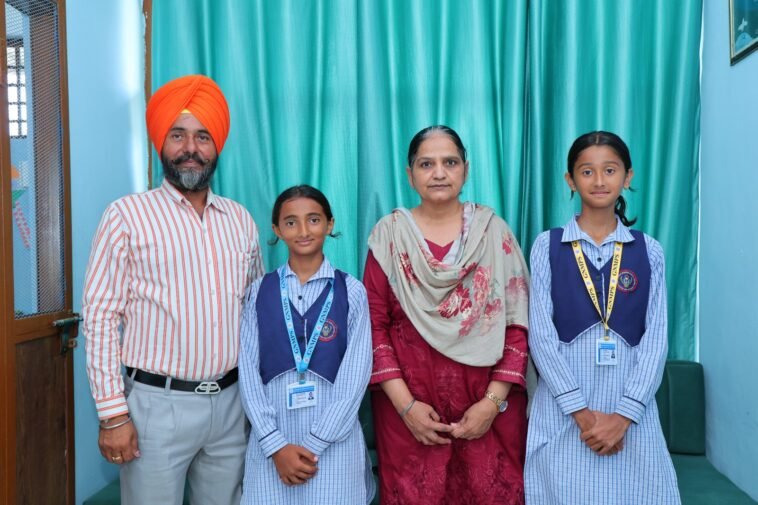 Paonta Sahib: गुरु नानक मिशन स्कूल की दो छात्राओं का राष्ट्रीय बास्केटबॉल चैंपियनशिप के लिए चयन, पालवी और वेदांशी ने बढ़ाया स्कूल का गौरव Paonta Sahib: गुरु नानक मिशन स्कूल की दो छात्राओं का राष्ट्रीय बास्केटबॉल चैंपियनशिप के लिए चयन, पालवी और वेदांशी ने बढ़ाया स्कूल का गौरव