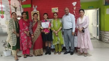 पांवटा साहिब: हिल व्यू पब्लिक स्कूल की बेटी सिया काराष्ट्रीय मंच पर शानदार प्रदर्शन, Times Critical Thinking Championship के सेमीफाइनल में पहुंची