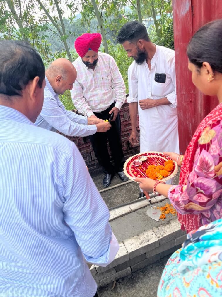 Paonta Sahib: हिल व्यू पब्लिक स्कूल में +1 और +2 के लिए नए भवन का निर्माण शुरू Paonta Sahib: हिल व्यू पब्लिक स्कूल में +1 और +2 के लिए नए भवन का निर्माण शुरू
