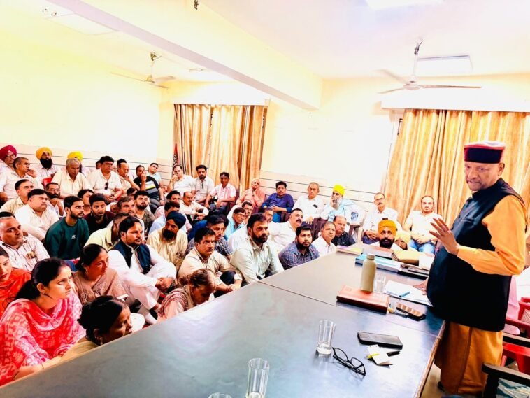 पांवटा साहिब में BJP की बड़ी बैठक: 106 बूथों पर जलेंगे 100-100 दीये, बिजली-सड़क-स्वास्थ्य को लेकर भी बनी रणनीति पांवटा साहिब में BJP की बड़ी बैठक: 106 बूथों पर जलेंगे 100-100 दीये, बिजली-सड़क-स्वास्थ्य को लेकर भी बनी रणनीति