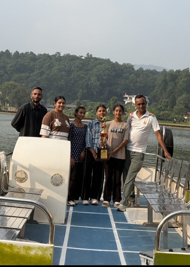 पांवटा साहिब: राष्ट्रीय और जिला स्तर के योग विजेताओं को मिला वाटर स्पोर्ट्स का रोमांच, दिनेश चौधरी ने बढ़ाया खिलाड़ियों का हौसला पांवटा साहिब: राष्ट्रीय और जिला स्तर के योग विजेताओं को मिला वाटर स्पोर्ट्स का रोमांच, दिनेश चौधरी ने बढ़ाया खिलाड़ियों का हौसला