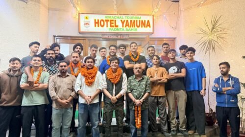 पांवटा साहिब: NSUI अध्यक्ष नितिन चौहान ने अरिकेश जंग से की मुलाकात, छात्र हितों और संगठन की मजबूती पर हुई चर्चा